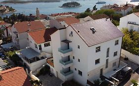 Marisa Apartments Hvar III
